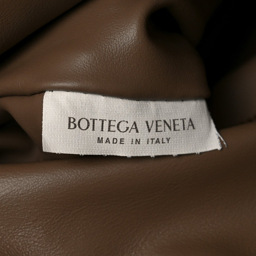 Calfskin Intrecciato Small Hop Pinecone