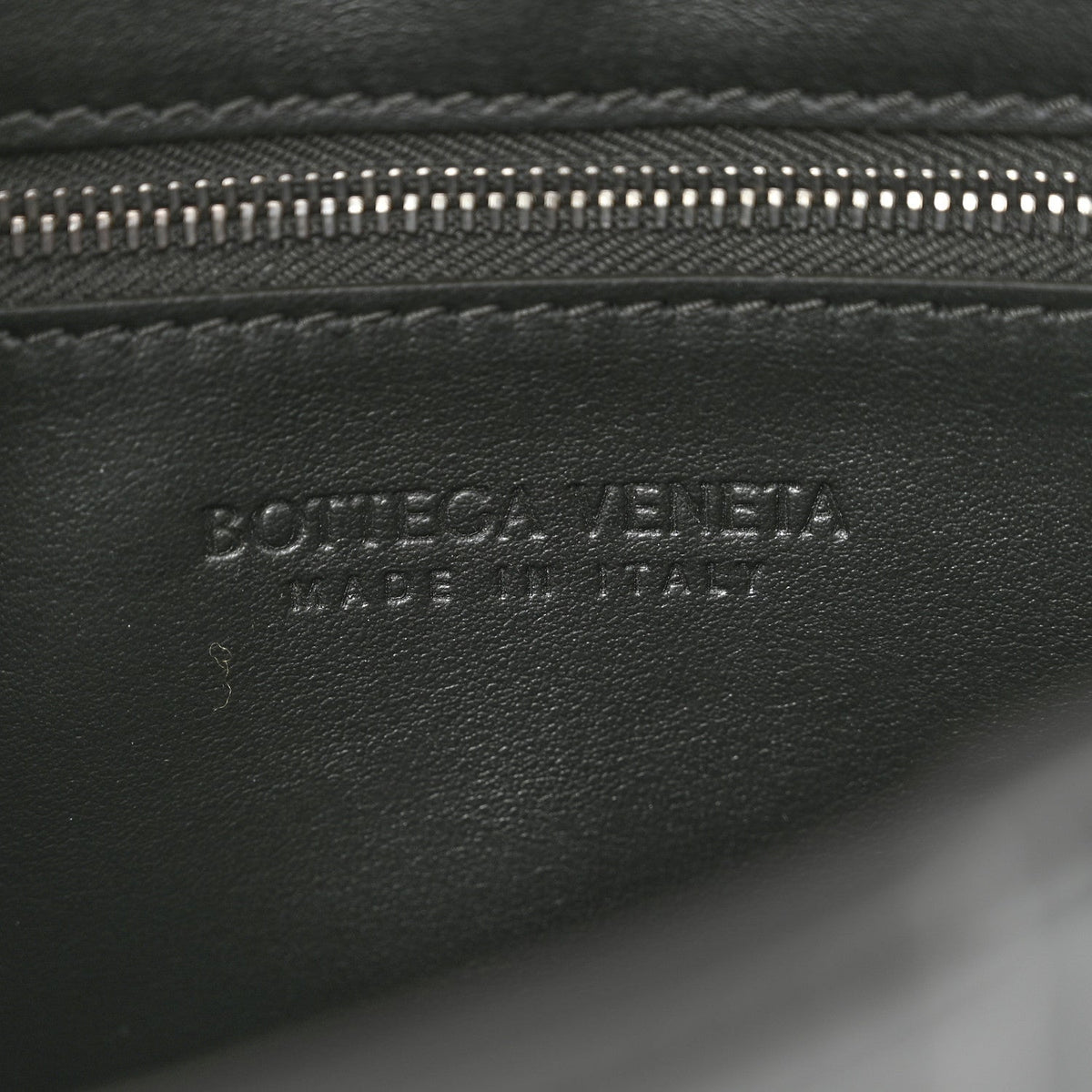 Calfskin Maxi Intreccio Cassette With Strap Bag Dark Green