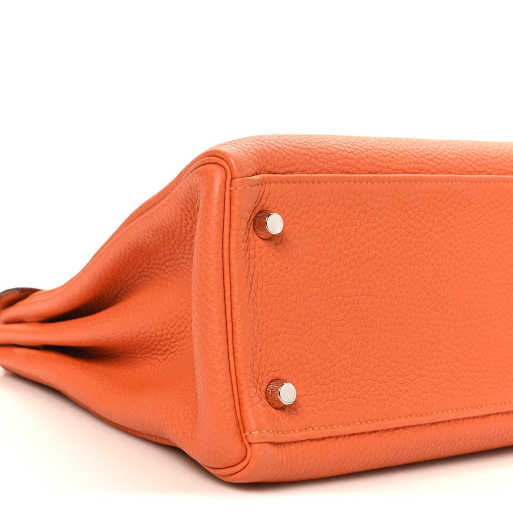 Togo Kelly Retourne 32 Orange