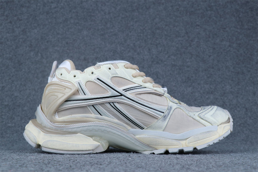 Balenciaga Wmns Runner 'Worn-Out - Beige'
